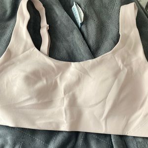 Pink lululemon sports bra
